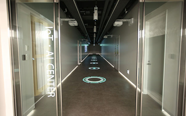 center01.jpg